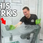 the-best-way-to-clean-glass-shower-doors